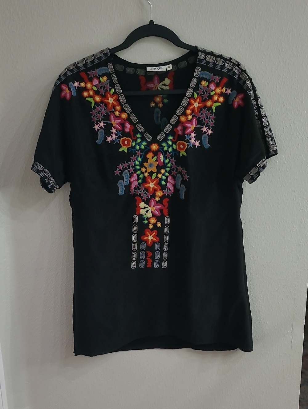 Paris Hues V-Neck Tunic with Multicolor Floral Embroidery Size Small